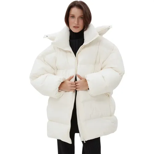 Women's Light Quilted Puffer Jacket with a High Collar Er00116216 , female, Sizes: XS, S - Estro - Modalova