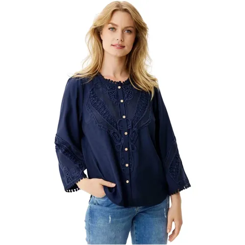 Navy Shirt with Embroidered Details , female, Sizes: S - IN Front - Modalova