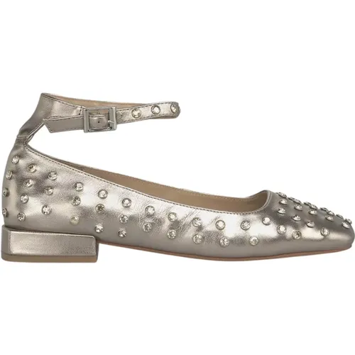 Ballerina with studs , female, Sizes: 5 UK, 9 UK, 8 UK, 6 UK, 3 UK, 4 UK, 7 UK - Alma en Pena - Modalova