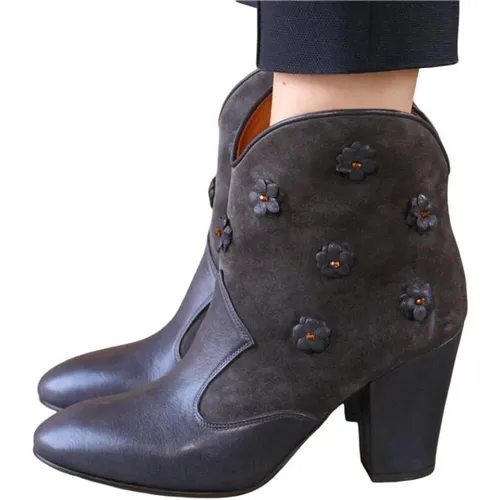 Rustic Leather High Boots - Navy/Grey , female, Sizes: 2 UK - Chie Mihara - Modalova