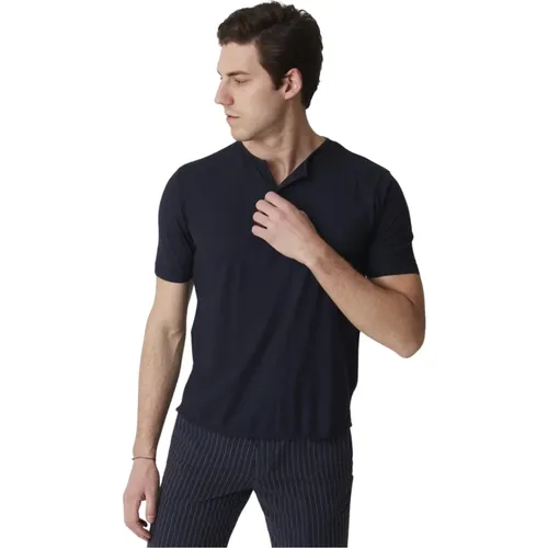 Classic T-Shirt , male, Sizes: M, S - C.P. Company - Modalova