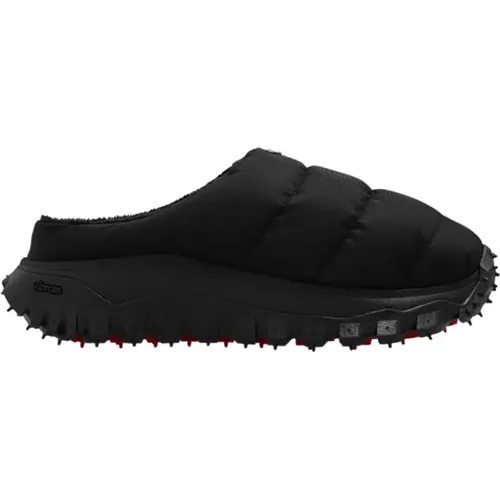 Quilted Trailgrip Aprs Platform Slides , male, Sizes: 6 UK, 7 UK, 5 UK - Moncler - Modalova