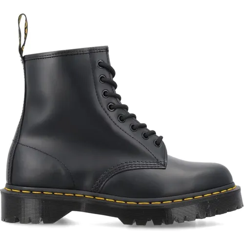 Leather Ankle Boots with Quad Platform , male, Sizes: 9 1/2 UK - Dr. Martens - Modalova