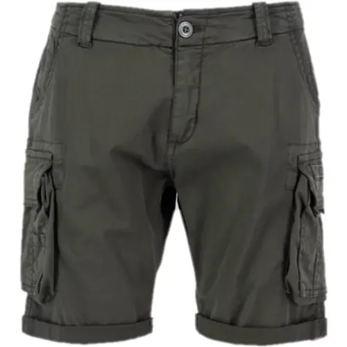 Cargo Crew Shorts Grey Black , male, Sizes: W30, W32, W31, W34, W33 - alpha industries - Modalova