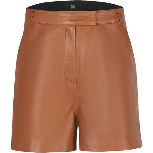 Leather Shorts with Side Pockets , male, Sizes: W36, W38, W40 - RIANI - Modalova