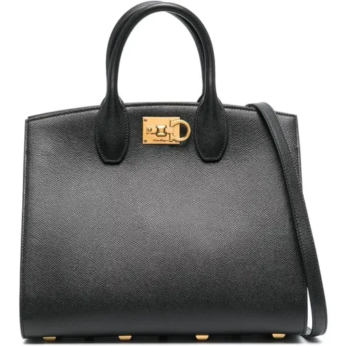 Schwarze Handtasche aus strukturiertem Leder mit goldener Hardware - Salvatore Ferragamo - Modalova