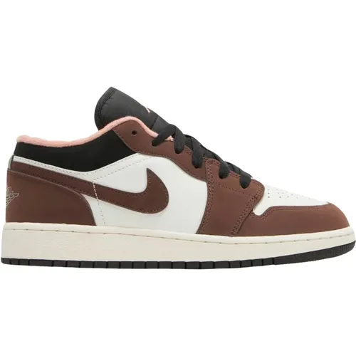 Limited Edition Air Jordan 1 Low Mocha , female, Sizes: 2 1/2 UK, 7 UK, 6 UK, 5 1/2 UK, 3 1/2 UK, 3 UK, 5 UK, 4 1/2 UK - Nike - Modalova