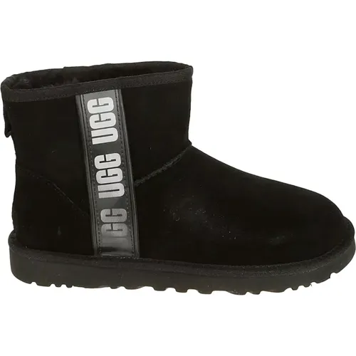 Classic Mini Side Logo II Boots , female, Sizes: 4 UK, 3 UK - Ugg - Modalova