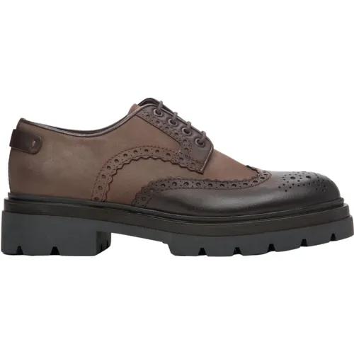 Herren Braune Leder Brogues mit Schnürung Er00113793 , Herren, Größe: 41 EU - Estro - Modalova