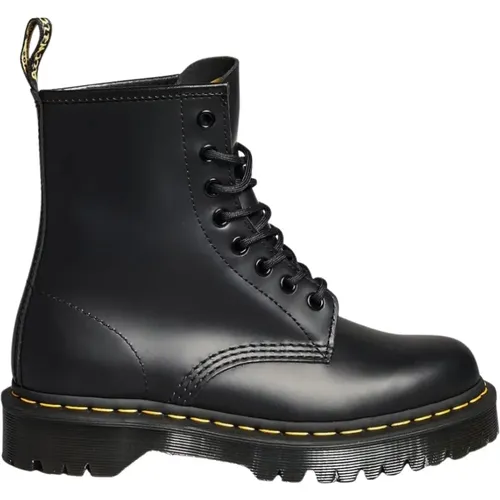 Lace-Up Leather Boots with Elevated Sole , female, Sizes: 8 UK, 6 1/2 UK, 3 UK, 11 UK, 4 UK, 10 UK, 6 UK, 7 UK, 5 UK, 12 UK - Dr. Martens - Modalova