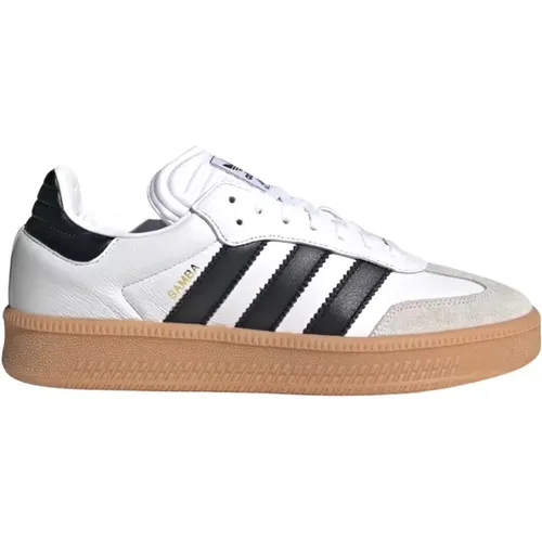 Classic Lifestyle Sneaker with Football and Skateboard Influences , male, Sizes: 8 2/3 UK, 6 UK, 4 UK, 7 1/3 UK, 3 1/3 UK, 12 UK, 6 2/3 UK, 10 UK, 8 U - Adidas - Modalova