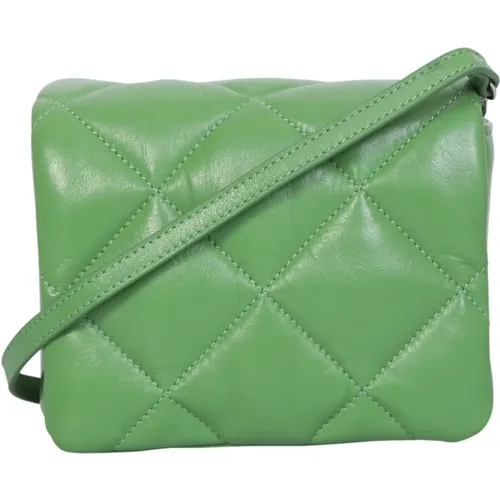 Kleine grüne Tasche mit umklappbarem Deckel und Rautensteppung - Stand Studio - Modalova
