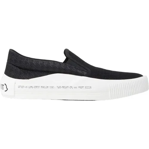 Graphic Slip-On Sneakers , male, Sizes: 6 UK, 7 UK - Moncler - Modalova