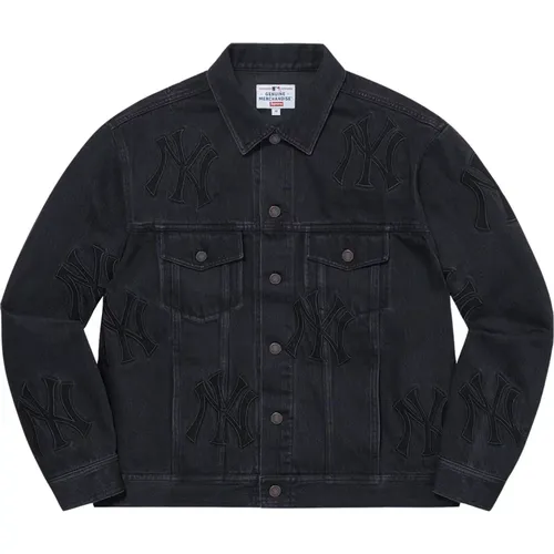 Limited Edition Denim Trucker Jacket , male, Sizes: XL, S, L, M - Supreme - Modalova