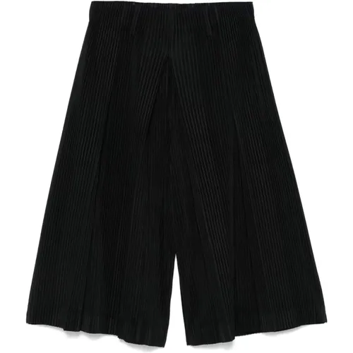 Pleated Cropped Trousers , male, Sizes: L - Issey Miyake - Modalova