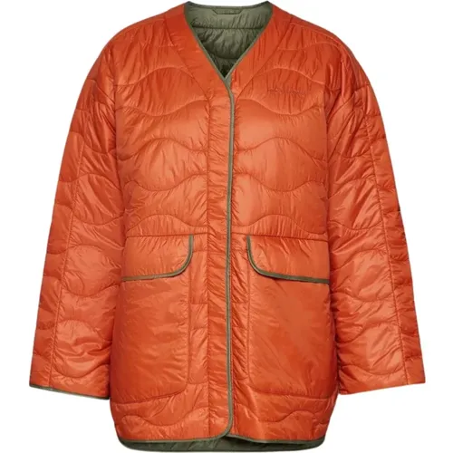 Stylish Jackets for Outdoor Adventures , female, Sizes: L - Peak Performance - Modalova
