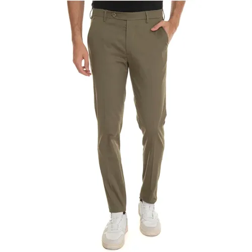 Morello Chino Pants , male, Sizes: S, XL, 4XL, 3XL - Berwich - Modalova