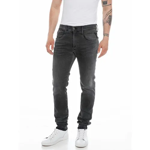 Slim-Fit Jeans mit Dunkler Waschung und Individuell Besticktem Label , Herren, Größe: W32 L32 - Replay - Modalova