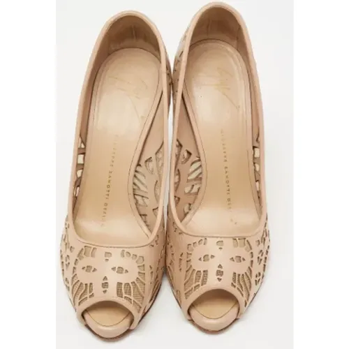 Pre-owned Leather heels , female, Sizes: 3 1/2 UK - Giuseppe Zanotti Pre-owned - Modalova