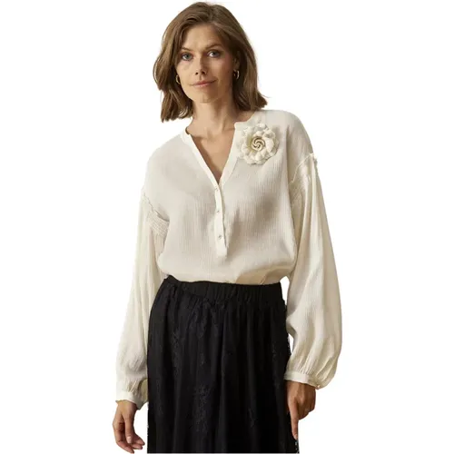 Feminine Blouse with Puffed Sleeves , female, Sizes: S, 2XL, M, XL, L - IN Front - Modalova