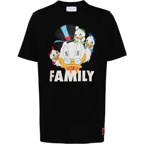 T-Shirts , male, Sizes: L - Family First - Modalova