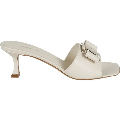 Weiße Zelie Schuhe mit Absatz , Damen, Größe: 37 1/2 EU - Salvatore Ferragamo - Modalova
