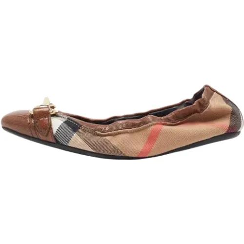 Pre-owned Canvas flats , female, Sizes: 2 1/2 UK - Burberry Vintage - Modalova