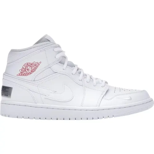 Limited Edition Air Jordan 1 Mid SE , male, Sizes: 10 UK, 15 1/2 UK, 11 1/2 UK, 8 1/2 UK, 7 UK, 10 1/2 UK, 8 UK, 6 UK, 11 UK, 9 UK - Nike - Modalova