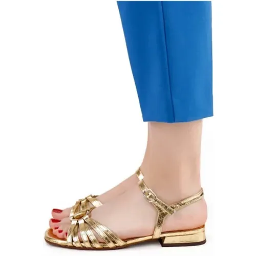 Goldene Flache Sandalen - Größe 41 , Damen, Größe: 37 EU - Chie Mihara - Modalova