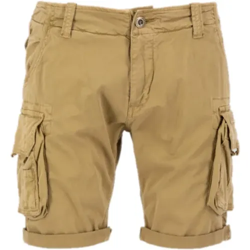 Khaki Cargo Crew Shorts , male, Sizes: W32, W30, W31, W33, W34 - alpha industries - Modalova