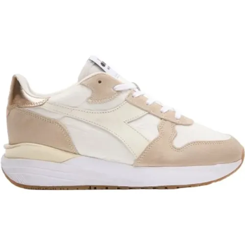 Stilvolle Schmutzige Sneakers für Männer - Diadora - Modalova