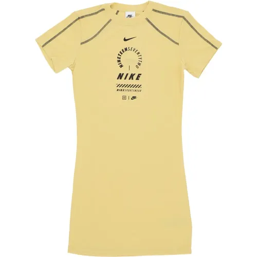 Gold Saturn Dress Slim Fit Lightweight , female, Sizes: XS, M - Nike - Modalova