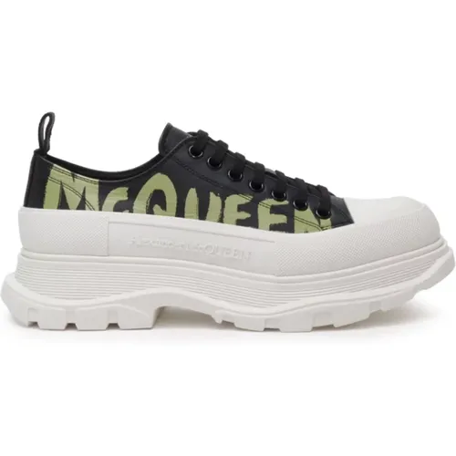 Tread Sneakers with Contrasting Logo , male, Sizes: 10 UK, 8 UK, 6 UK, 9 UK - alexander mcqueen - Modalova