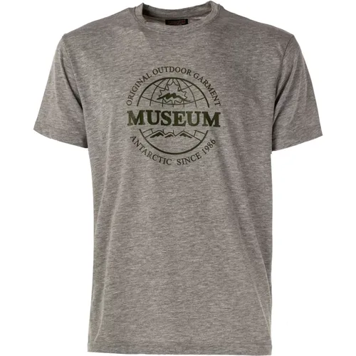 Leo Herren T-Shirt , Herren, Größe: XS - Museum - Modalova