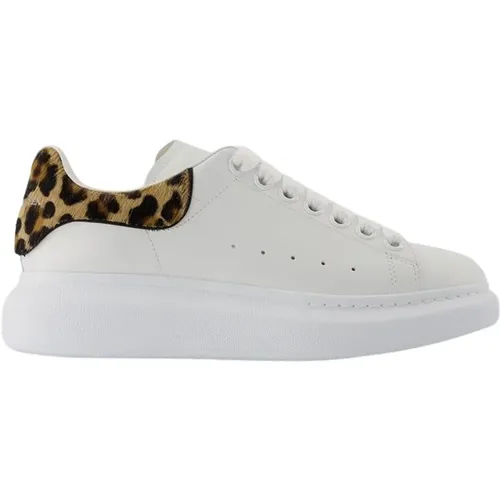 Weiße Leopard Oversized Sneakers Leder,Weiße Sneakers mit Kalbshaarferse - alexander mcqueen - Modalova