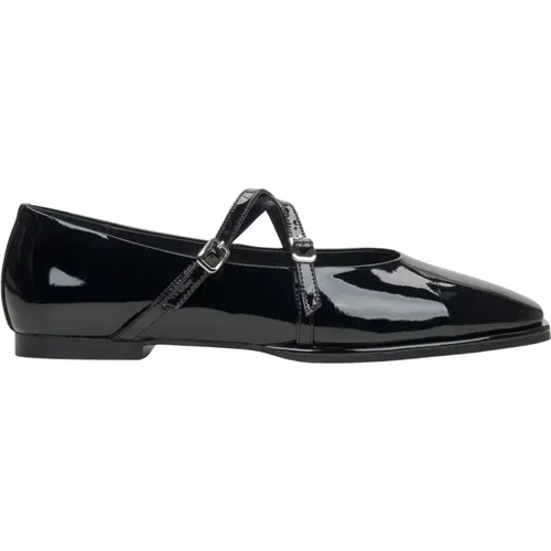 Women`s Ballet Flats with a Patent Leather Buckle Er00115744 , female, Sizes: 3 UK, 6 UK, 4 UK - Estro - Modalova