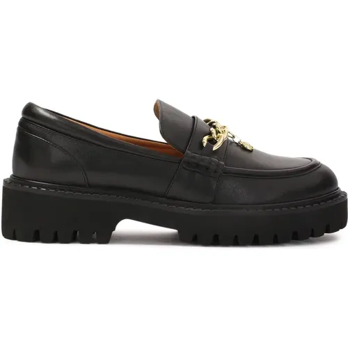 Schwarze Slip-On-Schuhe mit Markenkette - Kazar - Modalova