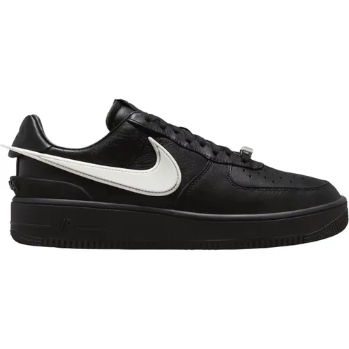 Limitierte Auflage Schwarzer Air Force 1 , Herren, Größe: 46 EU - Nike - Modalova