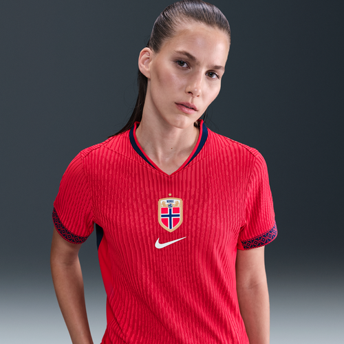 Maillot de foot Authentic Dri-FIT ADV Norvège 2025 Match Domicile (équipe féminine) - Nike - Modalova