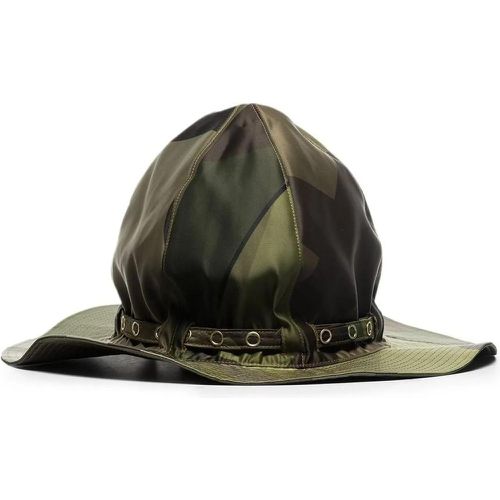 Caps & Mützen - X Kaws Mountain Metro Camouflage Hat - Gr. ONE SIZE - in - für Damen - Sacai - Modalova