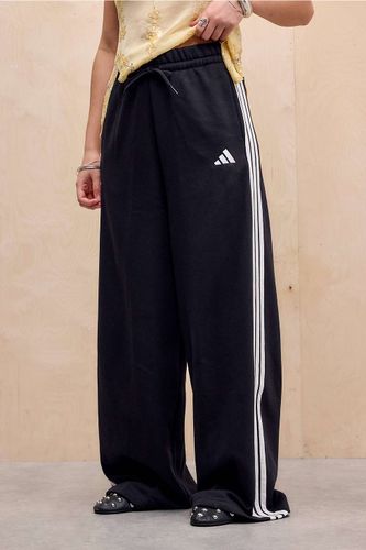 Stripes Wide Leg Track Pants - S at Urban Outfitters - adidas - Modalova