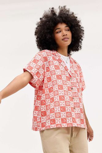 UO Paige Printed Souvenir Shirt - 2XS at - Urban Outfitters - Modalova
