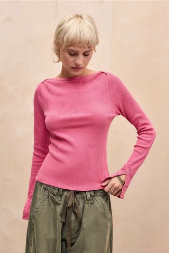 Lola Long Sleeve T-Shirt - XS at Urban Outfitters - Kimchi Blue - Modalova