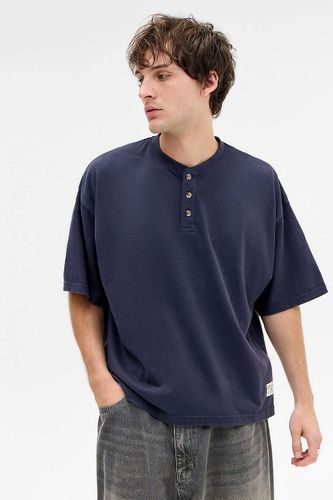 Henley T-Shirt - M at Urban Outfitters - BDG - Modalova
