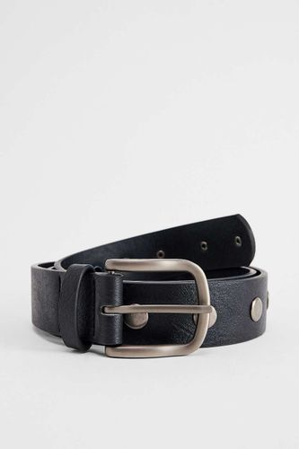 UO Studded Belt - S/M at - Urban Outfitters - Modalova
