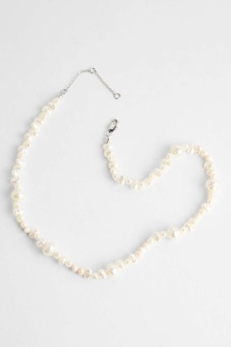 UO Pearl Choker Necklace - at - Urban Outfitters - Modalova