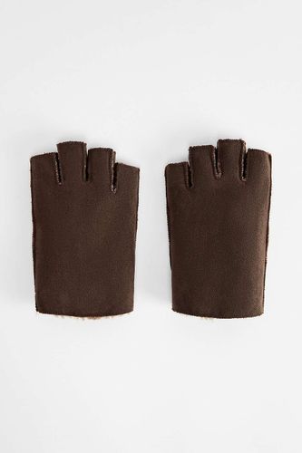 UO Faux Suede Fingerless Gloves - at - Urban Outfitters - Modalova