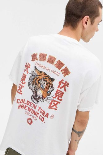 UO Tiger Brewing T-Shirt - XS at - Urban Outfitters - Modalova