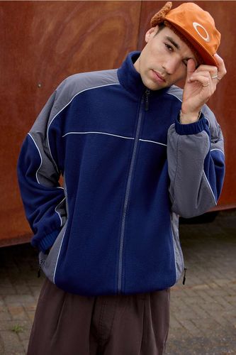 Iets frans. Atlas Fleece - 2XS at Urban Outfitters - iets frans... - Modalova