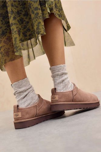 Rocky Oak Classic Micro Boots - UK 4 at Urban Outfitters - UGG - Modalova